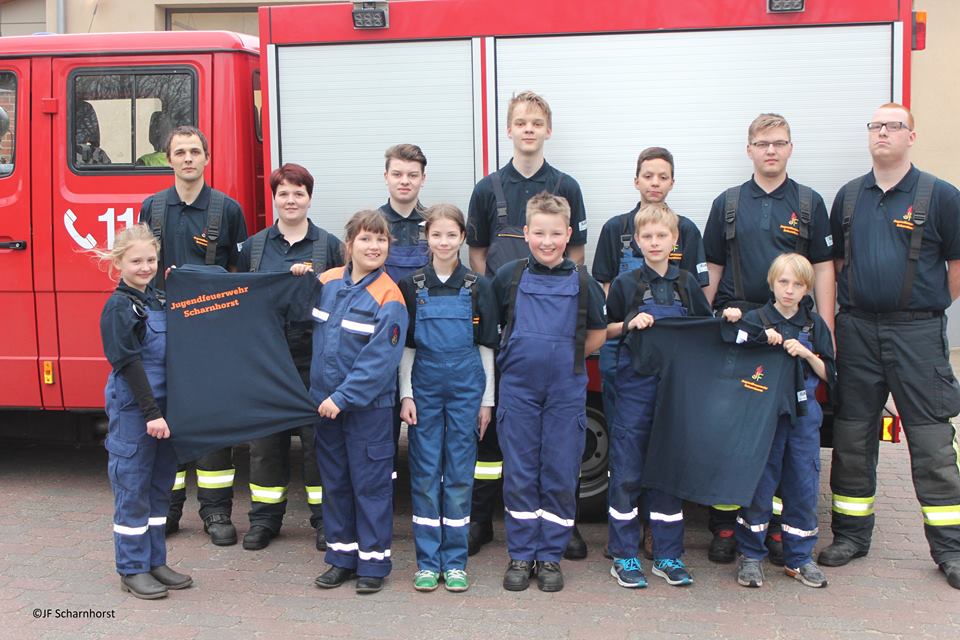 Jugendfeuerwehr in neuem Outfit!